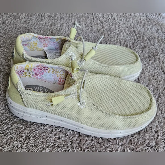 Hey Dude Wendy Rise Yellow size 7 - Picture 2 of 10